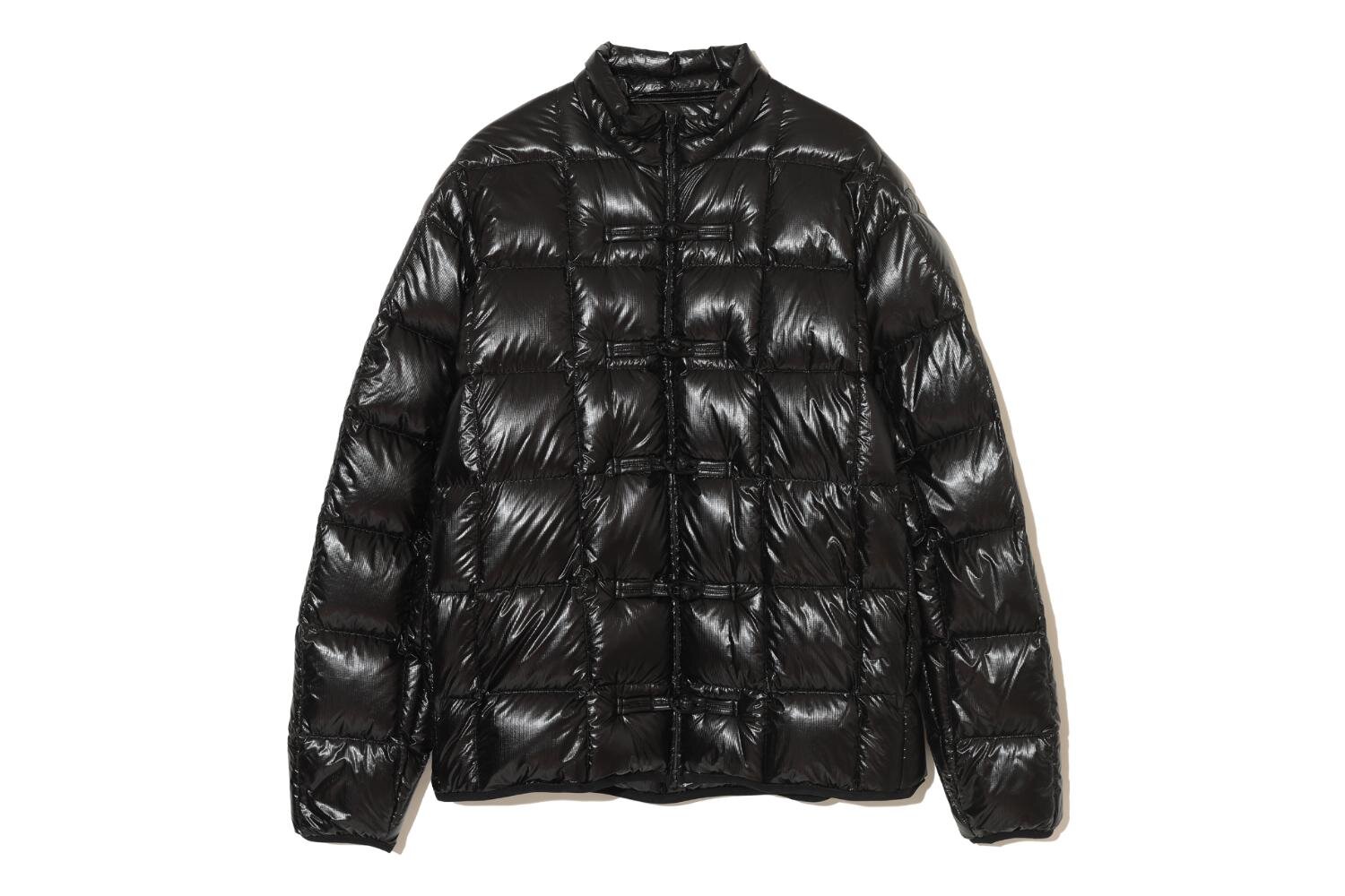 アンダーカバー×フラグメント“チャイナジャケット”風ダウンアウター、軽量なコンパクトフォルムで