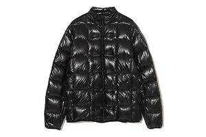 アンダーカバー×フラグメント“チャイナジャケット”風ダウンアウター、軽量なコンパクトフォルムで