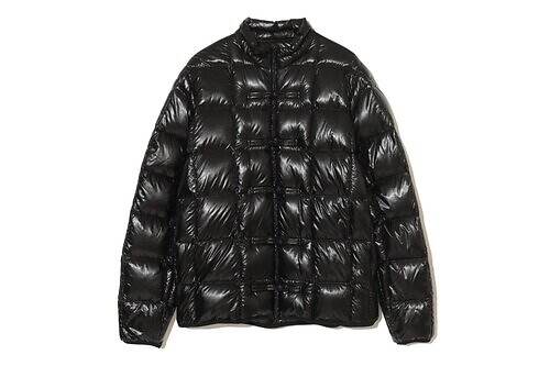 アンダーカバー×フラグメント“チャイナジャケット”風ダウンアウター、軽量なコンパクトフォルムで