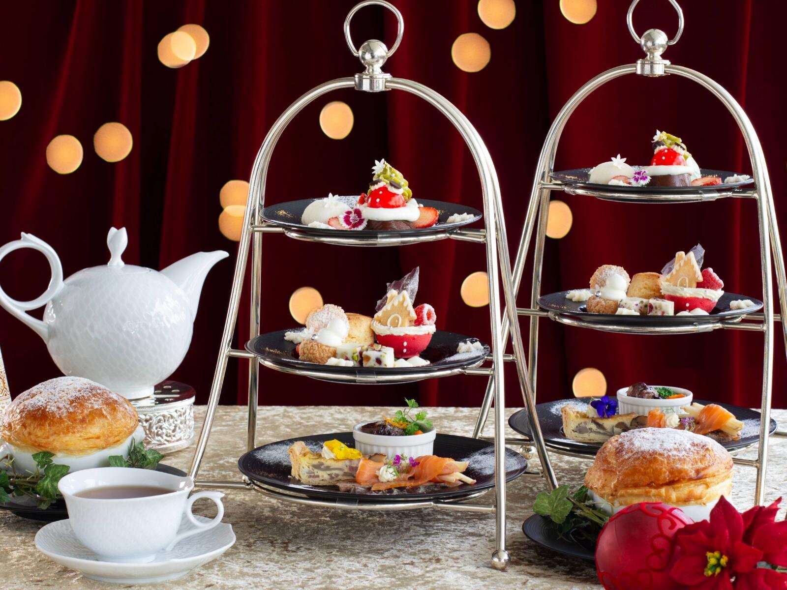 ウェスティンホテル大阪25年クリスマスアフタヌーンティー、”煙突にはまったサンタ”のチョコムース