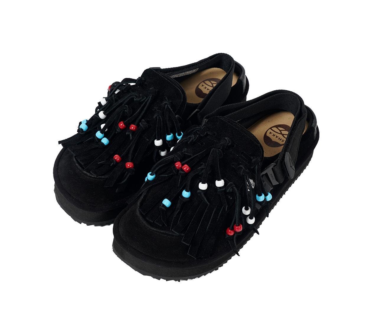 シャカの6WAYモカシン風シューズ、タッセル・ビーズ付きフリンジ・踵ストラップを自由に着脱｜写真2