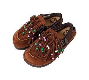 シャカの6WAYモカシン風シューズ、タッセル・ビーズ付きフリンジ・踵ストラップを自由に着脱｜写真1