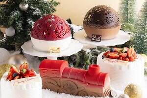 ヒルトン京都25年クリスマス、“まるでスノードーム”なオーナメント型ショート＆トレインケーキ