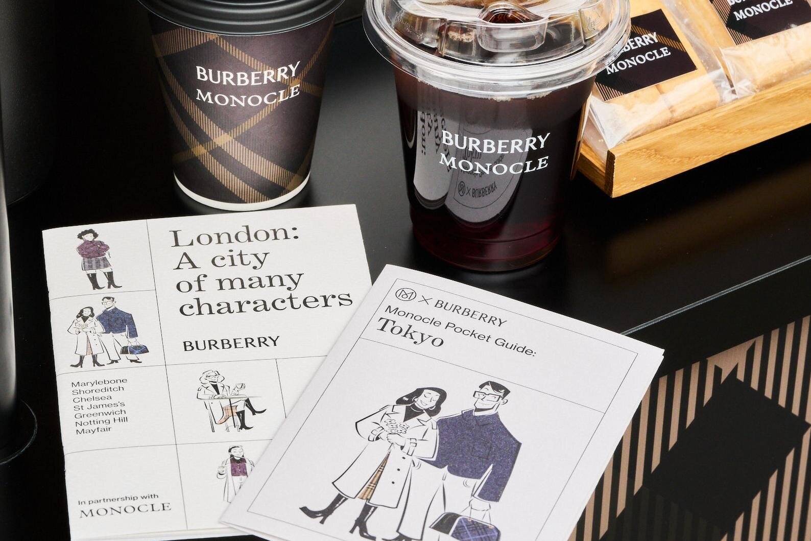 バーバリー×英国雑誌「モノクル」イベント、チェック柄カップで無料ドリンク＆ガイドブックの配布も