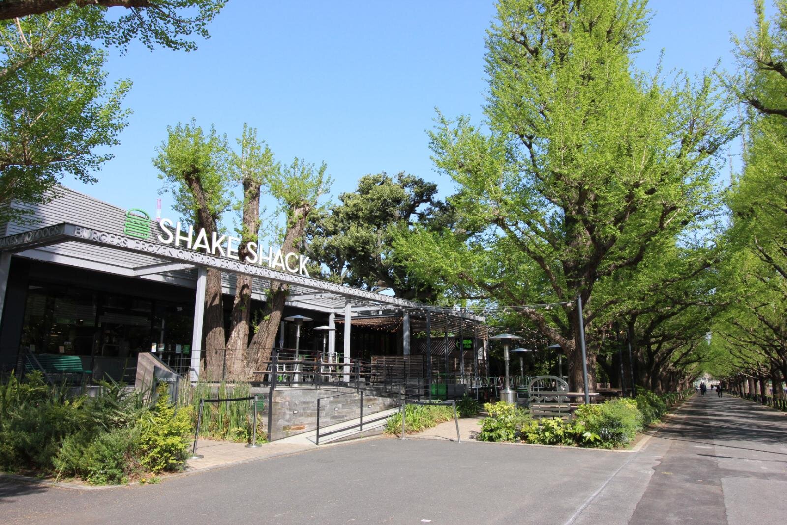 シェイク シャック×ミシュラン2つ星日本料理「傳」限定メニュー、“鰻”バーガー＆牛頬肉フライなど｜写真8