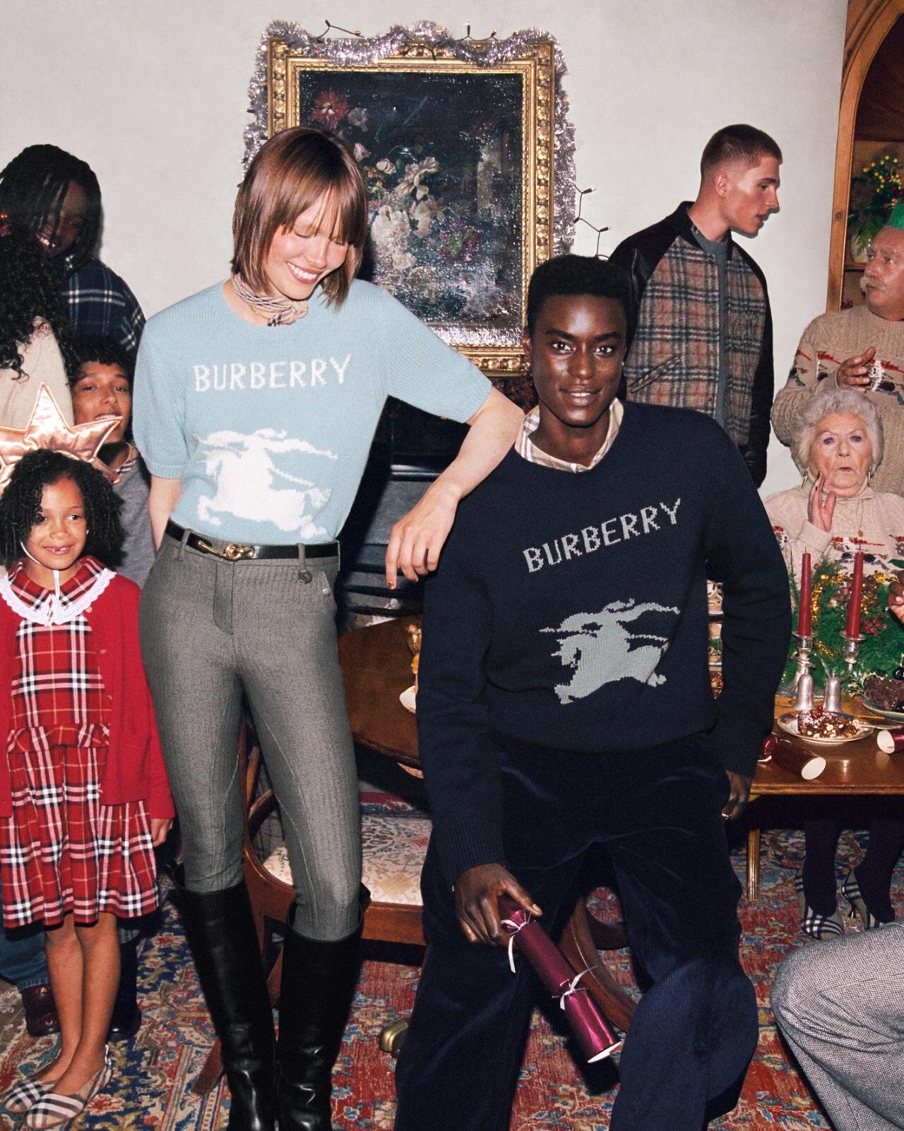 バーバリー“チェック柄”カシミヤマフラー、ふんわりアルパカウールブレンドのストールも｜写真26