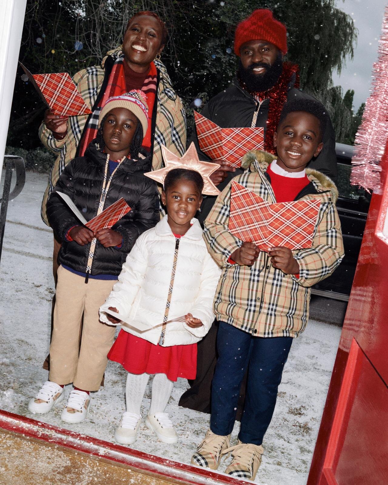 バーバリー“チェック柄”カシミヤマフラー、ふんわりアルパカウールブレンドのストールも｜写真9