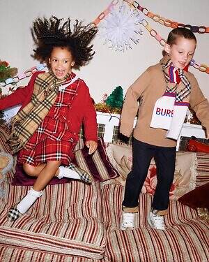 バーバリー“チェック柄”カシミヤマフラー、ふんわりアルパカウールブレンドのストールも｜写真25