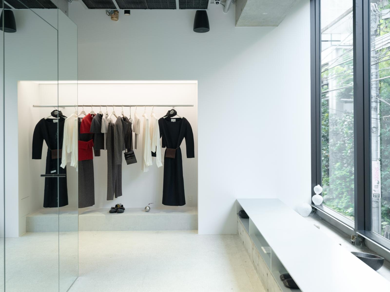 アモーメントが東京・表参道に初グローバルフラッグシップストア、フルコレクションを展開｜写真10