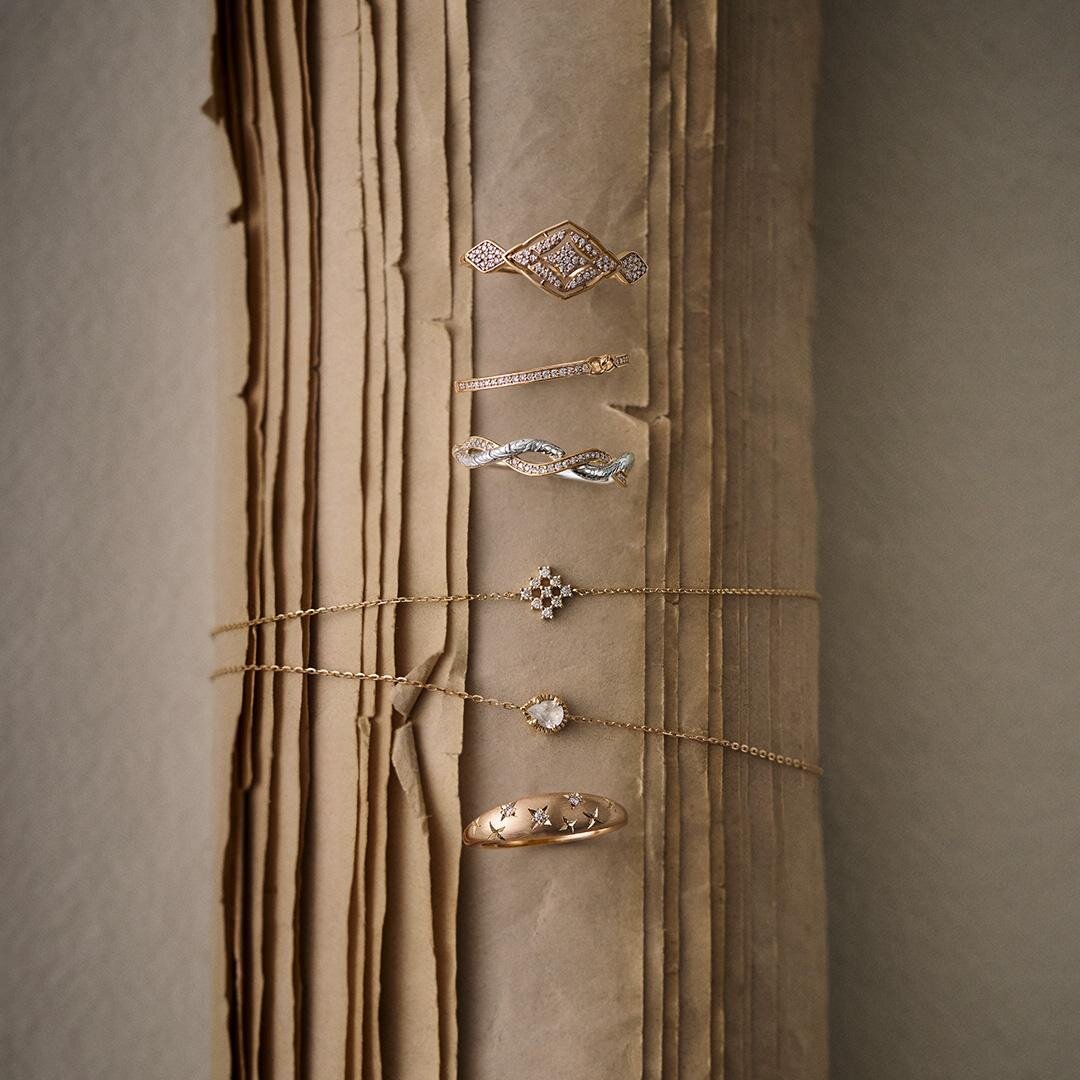 アガットのダイヤモンドジュエリー、透かし模様のネックレスや"植物＆月"モチーフのピアス｜写真5