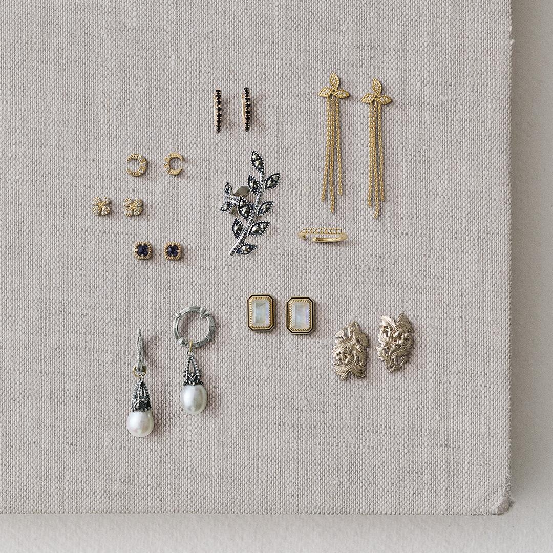 アガットのダイヤモンドジュエリー、透かし模様のネックレスや"植物＆月"モチーフのピアス｜写真2