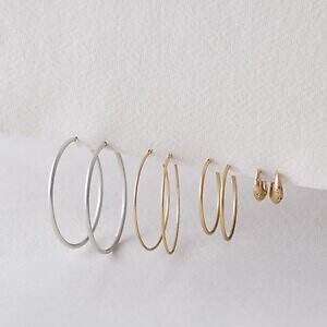 アガットのダイヤモンドジュエリー、透かし模様のネックレスや"植物＆月"モチーフのピアス｜写真3