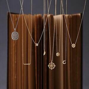 アガットのダイヤモンドジュエリー、透かし模様のネックレスや"植物＆月"モチーフのピアス｜写真1