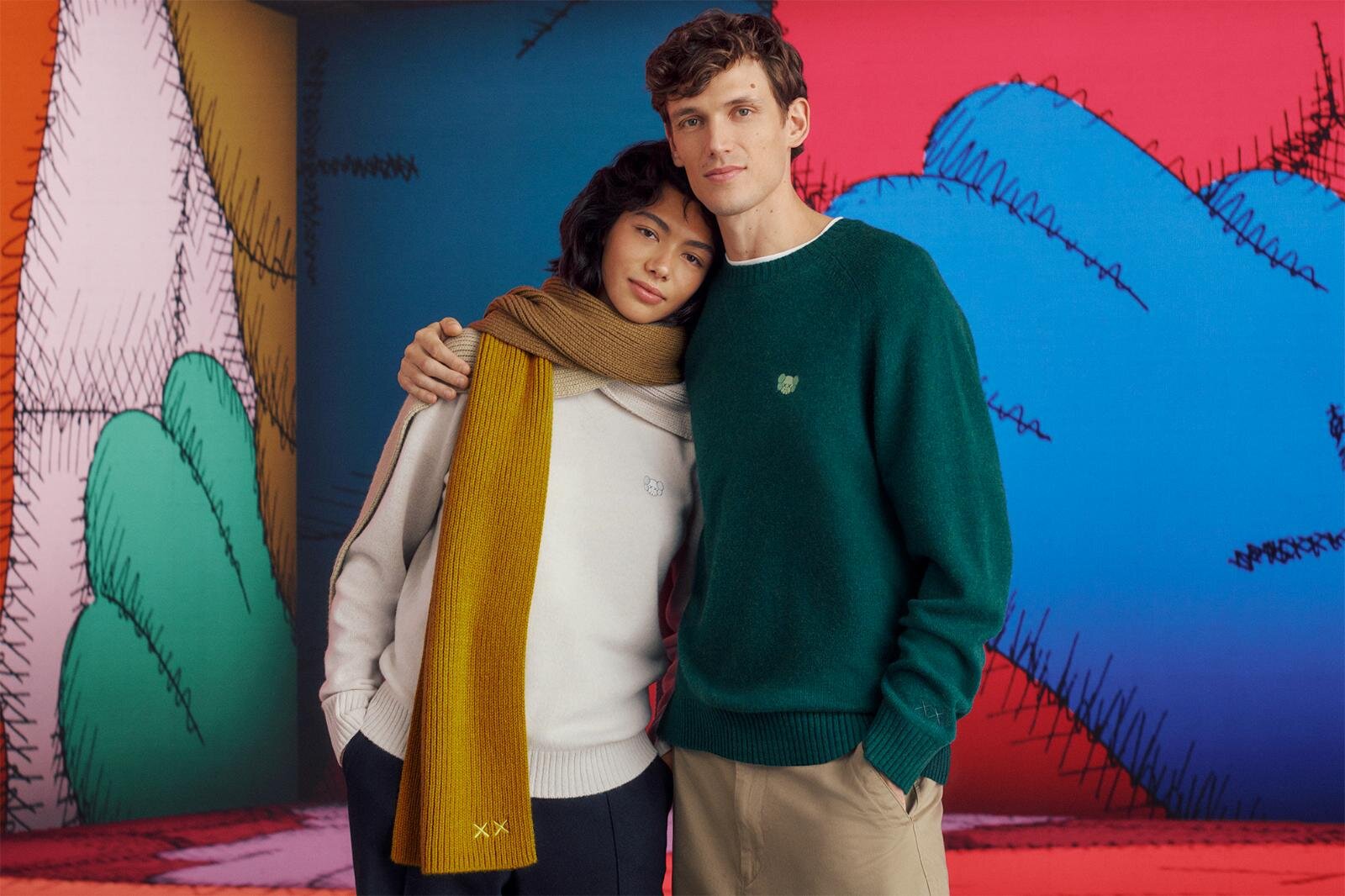 ユニクロ×KAWSニットウェア、カシミヤセーターや“XX刺繍”のヒートテックニットマフラー | 写真