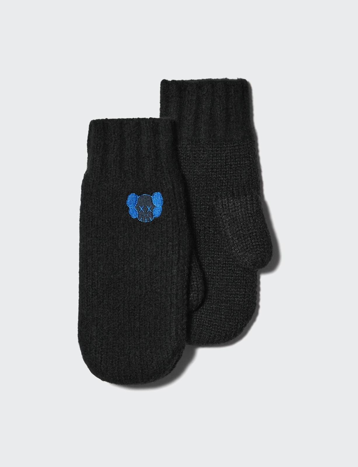 ユニクロ×KAWSニットウェア、カシミヤセーターや“XX刺繍”のヒートテックニットマフラー｜写真24