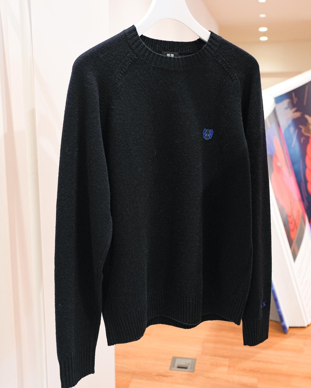 ユニクロ×KAWSニットウェア、カシミヤセーターや“XX刺繍”のヒートテックニットマフラー｜写真53