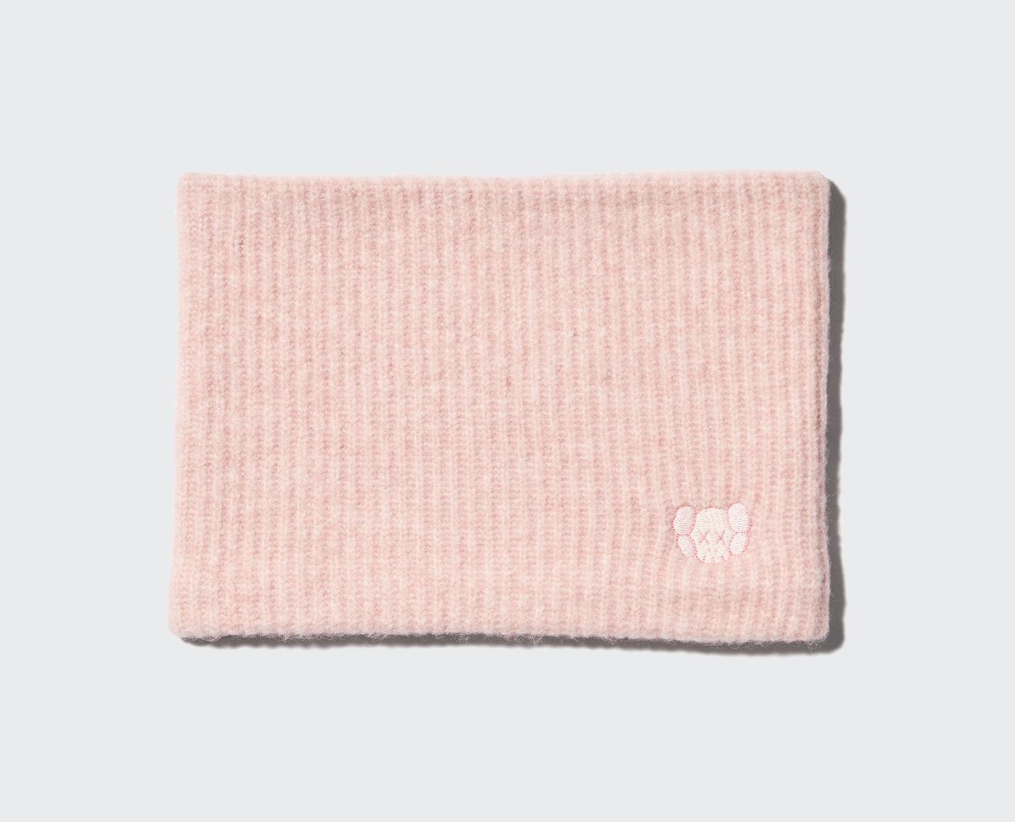 ユニクロ×KAWSニットウェア、カシミヤセーターや“XX刺繍”のヒートテックニットマフラー｜写真28