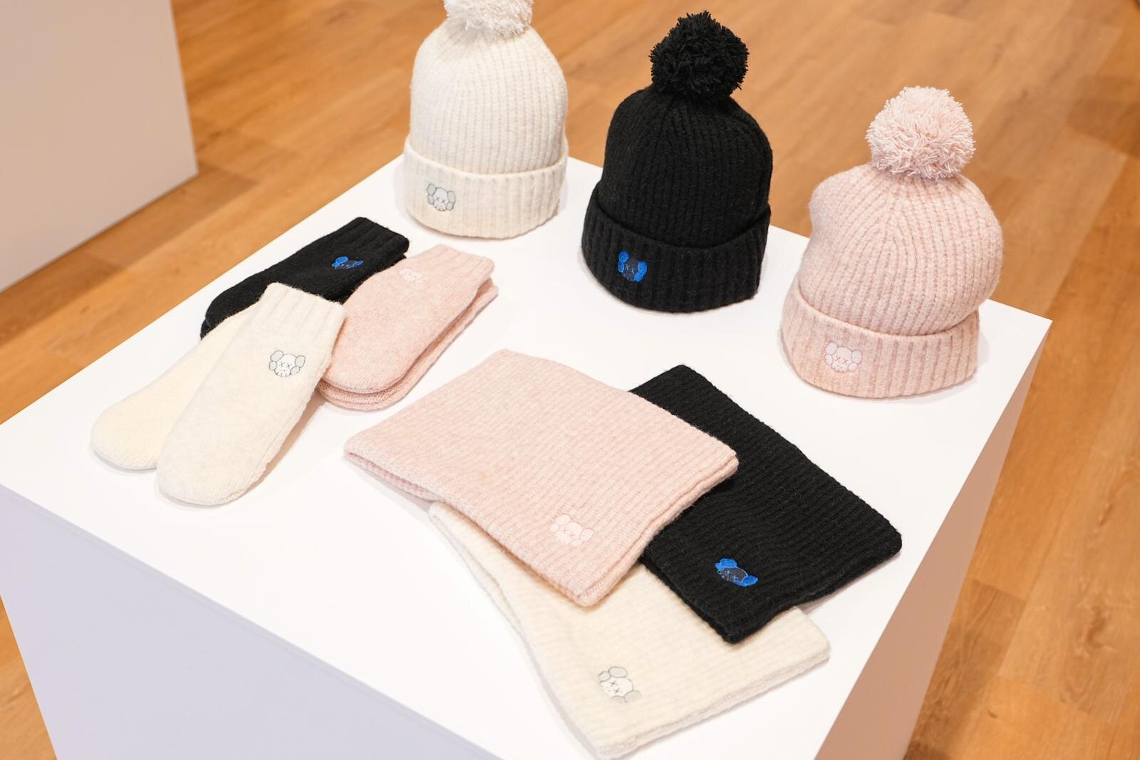 ユニクロ×KAWSニットウェア、カシミヤセーターや“XX刺繍”のヒートテックニットマフラー｜写真36