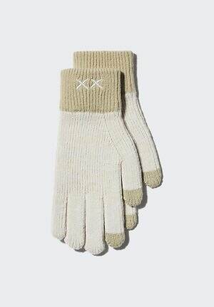 ユニクロ×KAWSニットウェア、カシミヤセーターや“XX刺繍”のヒートテックニットマフラー｜写真16