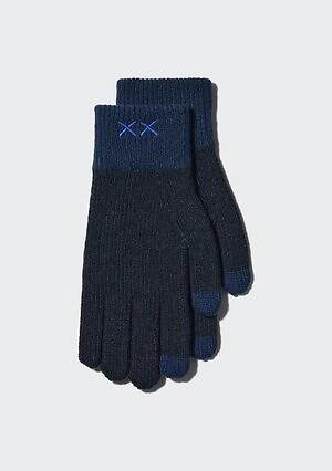 ユニクロ×KAWSニットウェア、カシミヤセーターや“XX刺繍”のヒートテックニットマフラー｜写真19