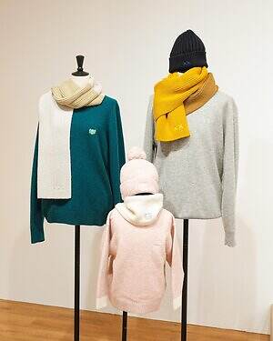 ユニクロ×KAWSニットウェア、カシミヤセーターや“XX刺繍”のヒートテックニットマフラー｜写真35
