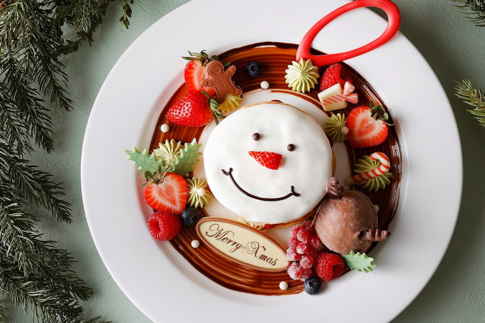 ザ ストリングス 表参道クリスマス限定「スノーマンリース パンケーキ」フレッシュ苺＆チョコアイスのせ