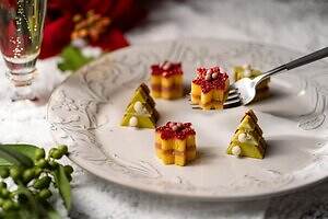 パティスリーパブロフ25年クリスマスケーキ「ホワイトクリスマス」テーマの”純白フリル”ケーキ｜写真4