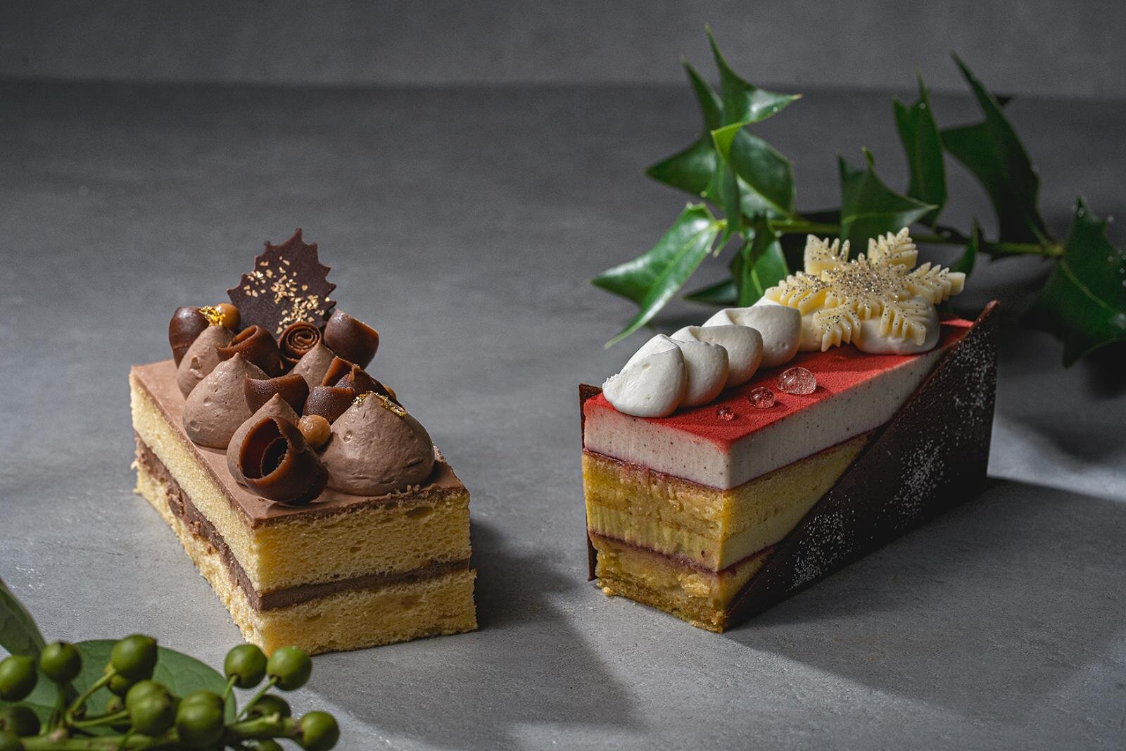 ノエル スフレショコラ 1,080円/ノエル ピスタチオフリュイルージュ 1,296円