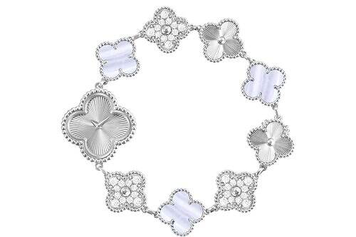 ヴァン クリーフ＆アーペル「アルハンブラ」形を変えるロングネックレス＆リング、ダイヤモンド輝く腕時計も