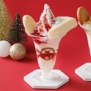 チーズガーデン25年クリスマス、“アップルパイ”着想丸ごとレアチーズケーキのせドリンクなど｜写真2