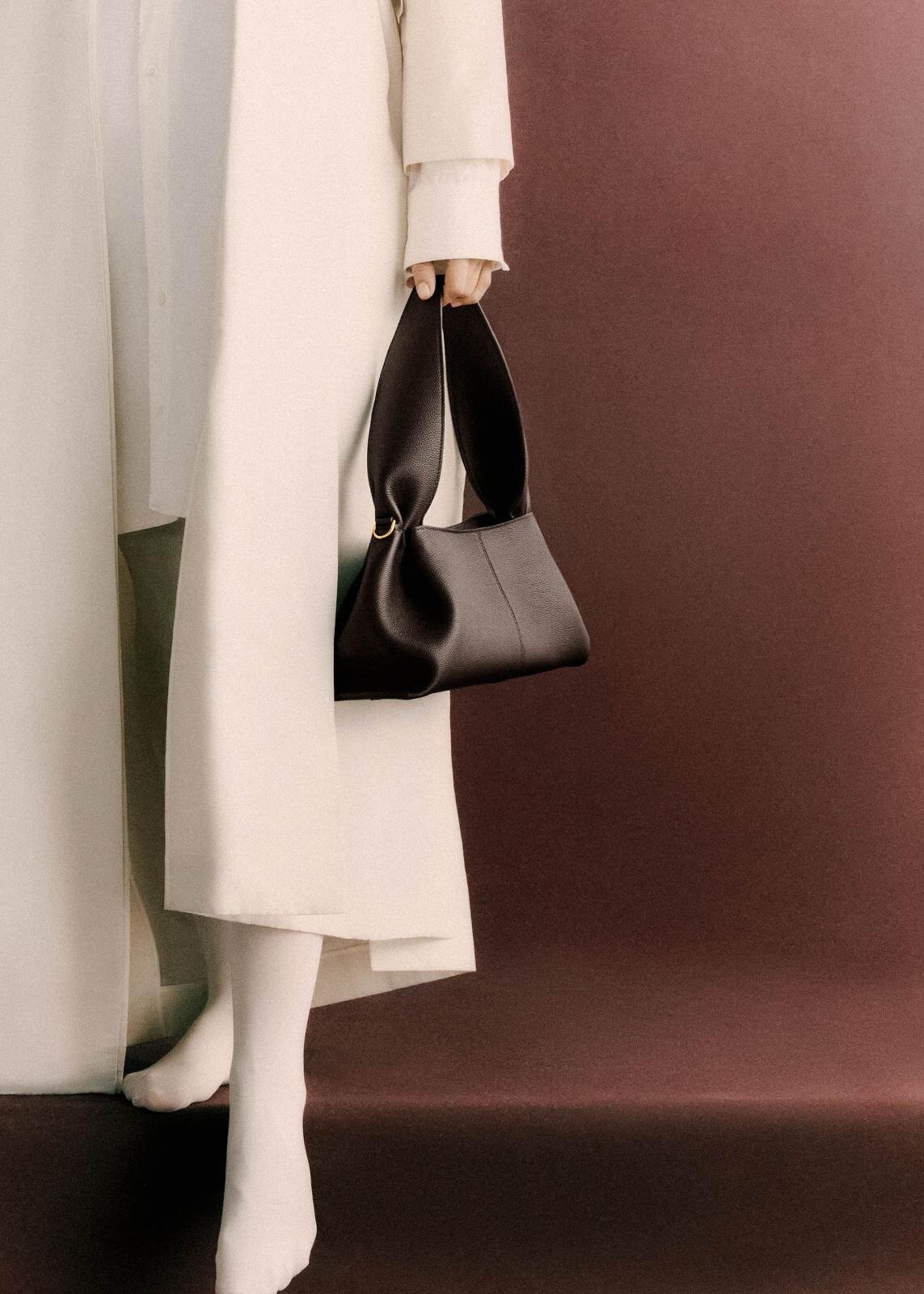 ポレーヌのアイコンバッグ「ヌメロ・ヌフ」から初のショルダータイプ、曲線フォルム×上質レザー｜写真10