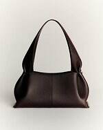 ポレーヌのアイコンバッグ「ヌメロ・ヌフ」から初のショルダータイプ、曲線フォルム×上質レザー｜写真11