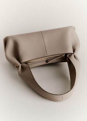 ポレーヌのアイコンバッグ「ヌメロ・ヌフ」から初のショルダータイプ、曲線フォルム×上質レザー｜写真4