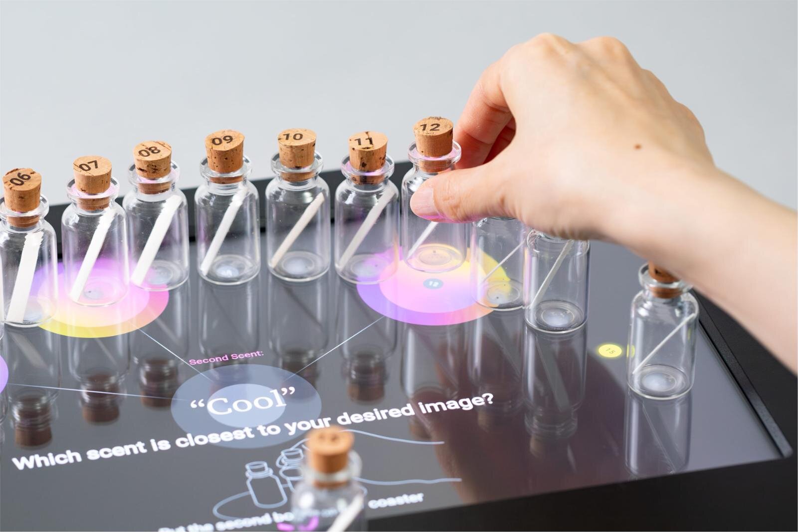香りのソムリエAI「カオリウム」名古屋タカシマヤに、約40ブランドから“理想のフレグランス”を導く｜写真4