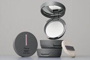 チャコット・コスメティクスの人気フェイスパウダーがミニサイズに！“ふんわり”美しい陶器肌へ