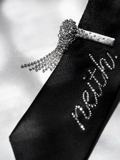 貴和製作所“フラワービーズ”煌めくピンクスニーカー＆クリスタルのリボンクリップ、ラフォーレ原宿で｜写真8