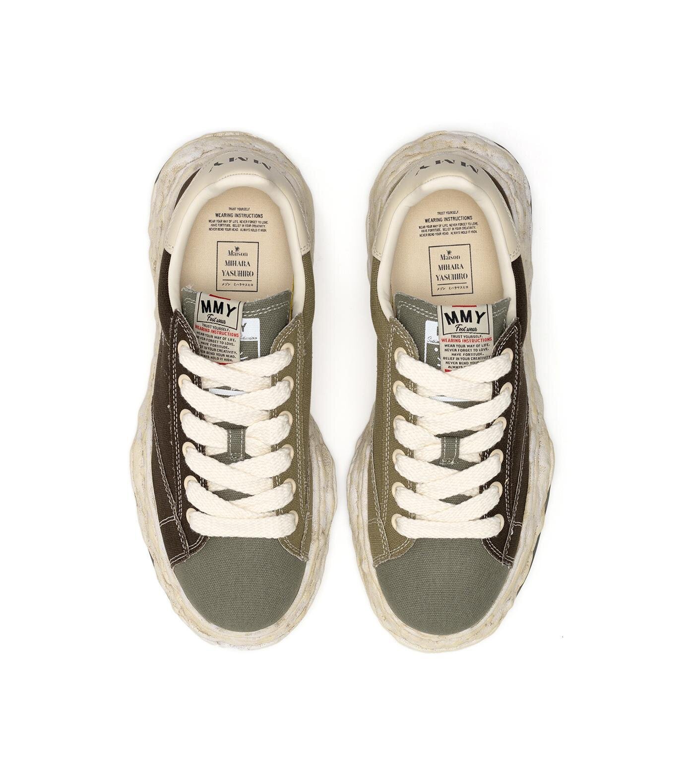 「チャールズ」オリジナル ソール ロートップスニーカー 41,800円 グリーン