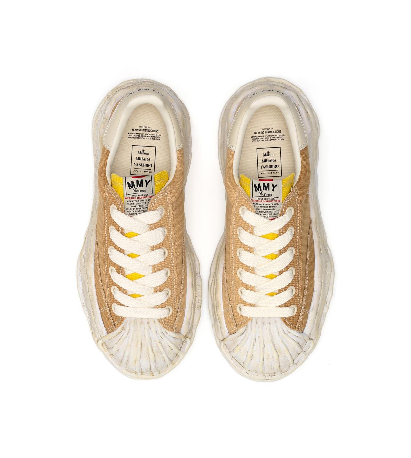 メゾン ミハラヤスヒロ“最大規模”の新旗艦店が神宮前ビルディングに、限定スニーカーも｜写真1