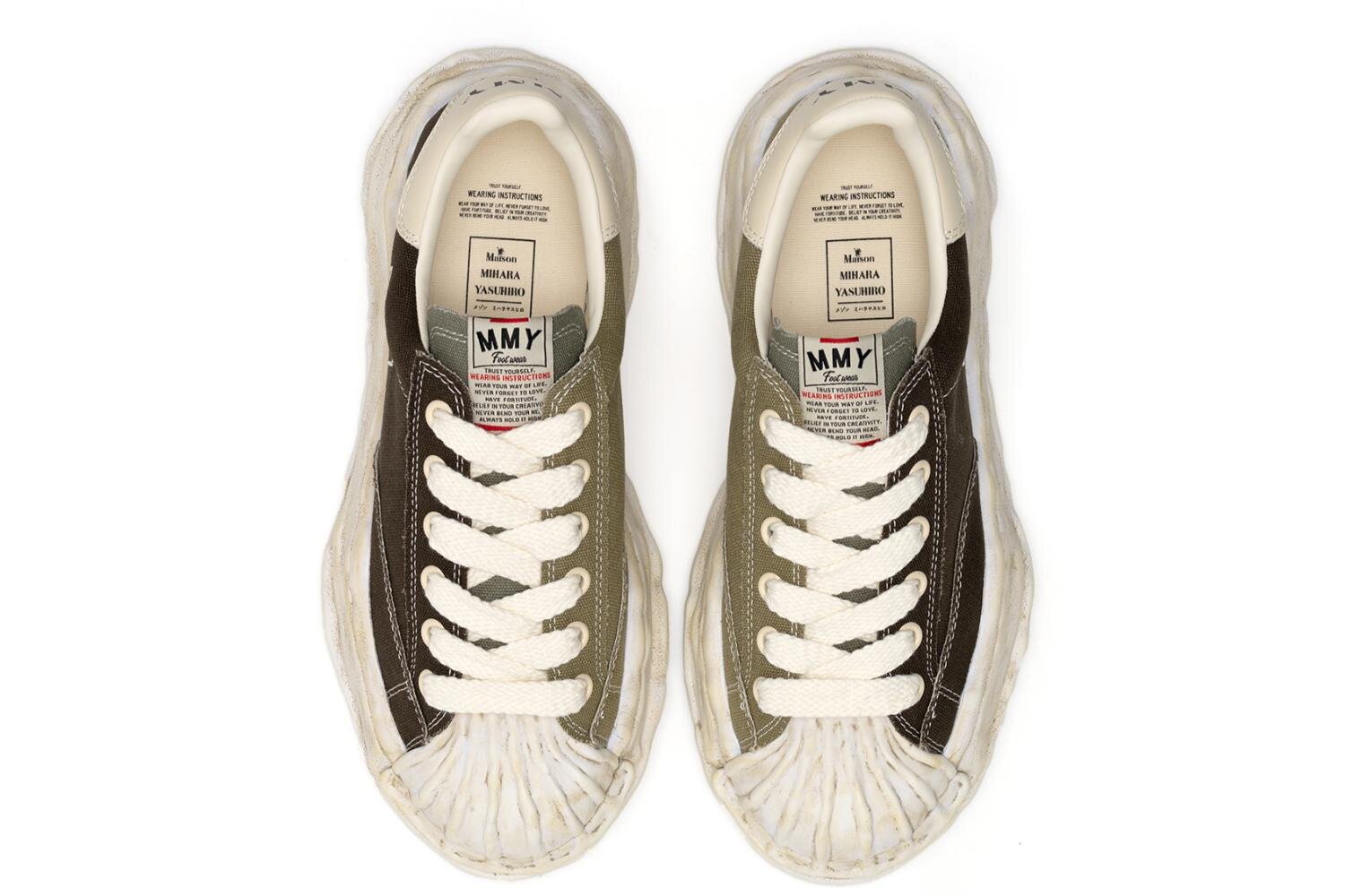 メゾン ミハラヤスヒロ“最大規模”の新旗艦店が神宮前ビルディングに、限定スニーカーも