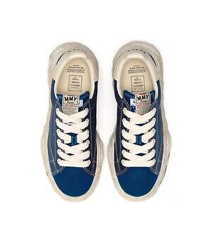 メゾン ミハラヤスヒロ“最大規模”の新旗艦店が神宮前ビルディングに、限定スニーカーも｜写真7