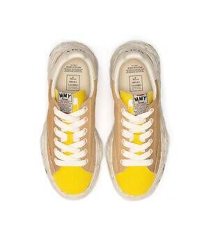 メゾン ミハラヤスヒロ“最大規模”の新旗艦店が神宮前ビルディングに、限定スニーカーも｜写真10