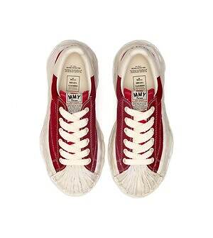 メゾン ミハラヤスヒロ“最大規模”の新旗艦店が神宮前ビルディングに、限定スニーカーも｜写真4