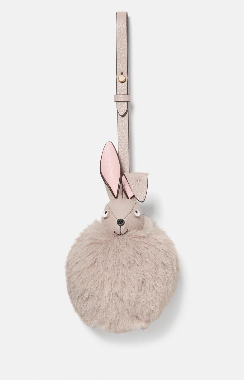 ケイト・スペードの25年クリスマス、“スタッズ”煌めくバケットバッグ＆羊のもこもこバッグチャーム｜写真12