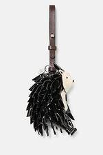 ケイト・スペードの25年クリスマス、“スタッズ”煌めくバケットバッグ＆羊のもこもこバッグチャーム｜写真9