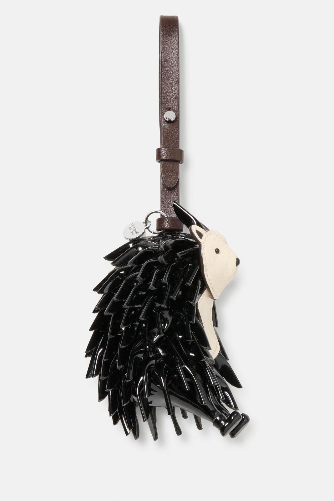 ケイト・スペードの25年クリスマス、“スタッズ”煌めくバケットバッグ＆羊のもこもこバッグチャーム｜写真9