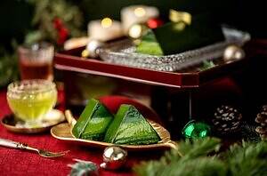 祇園辻利の25年クリスマスケーキ、濃茶ショコラムースや抹茶塩ガナッシュなど“5種の抹茶”を重ねて｜写真1