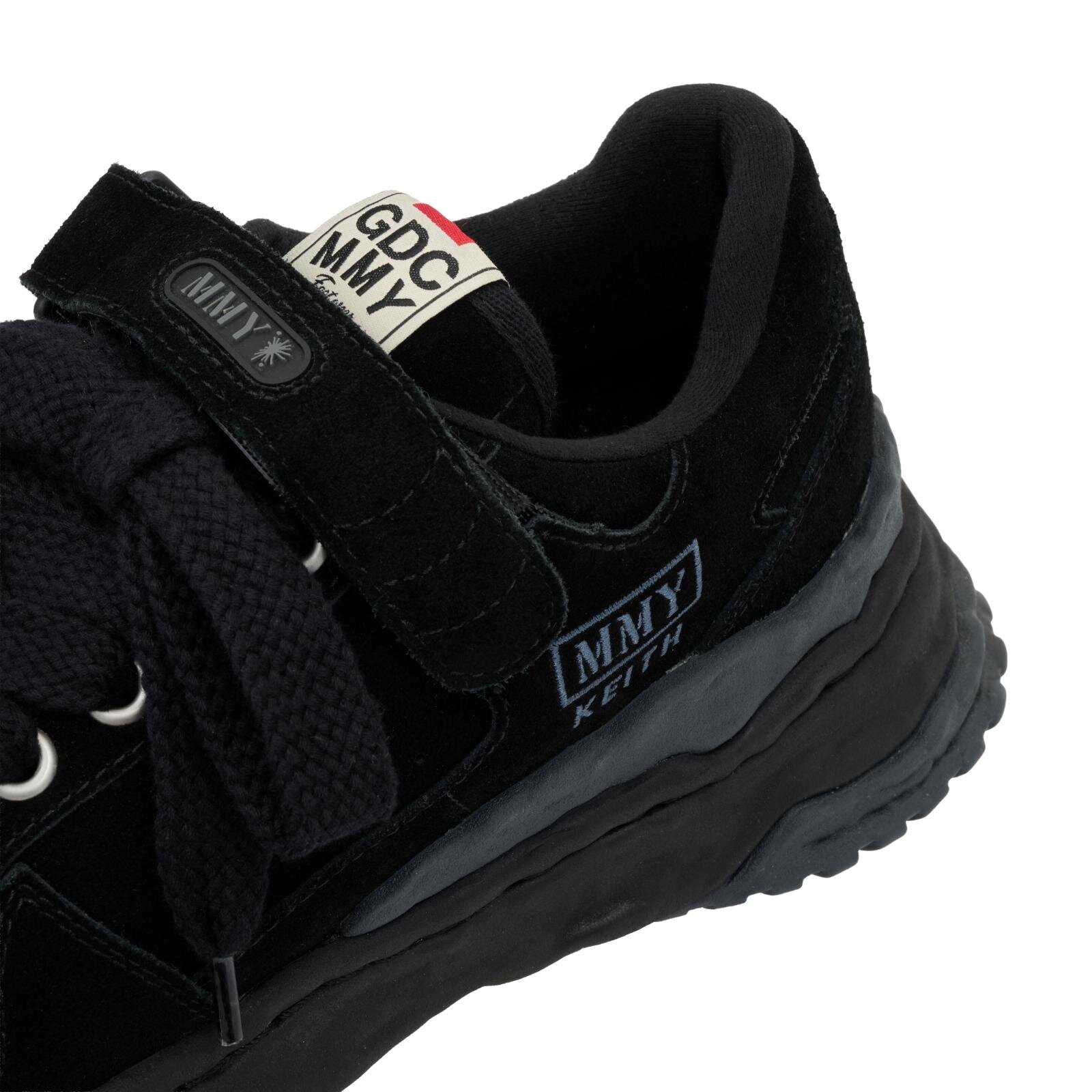 メゾン ミハラヤスヒロ×GDC、“赤い8芒星”刺繍のスニーカー＆熊と鷹のサテンブルゾン｜写真4