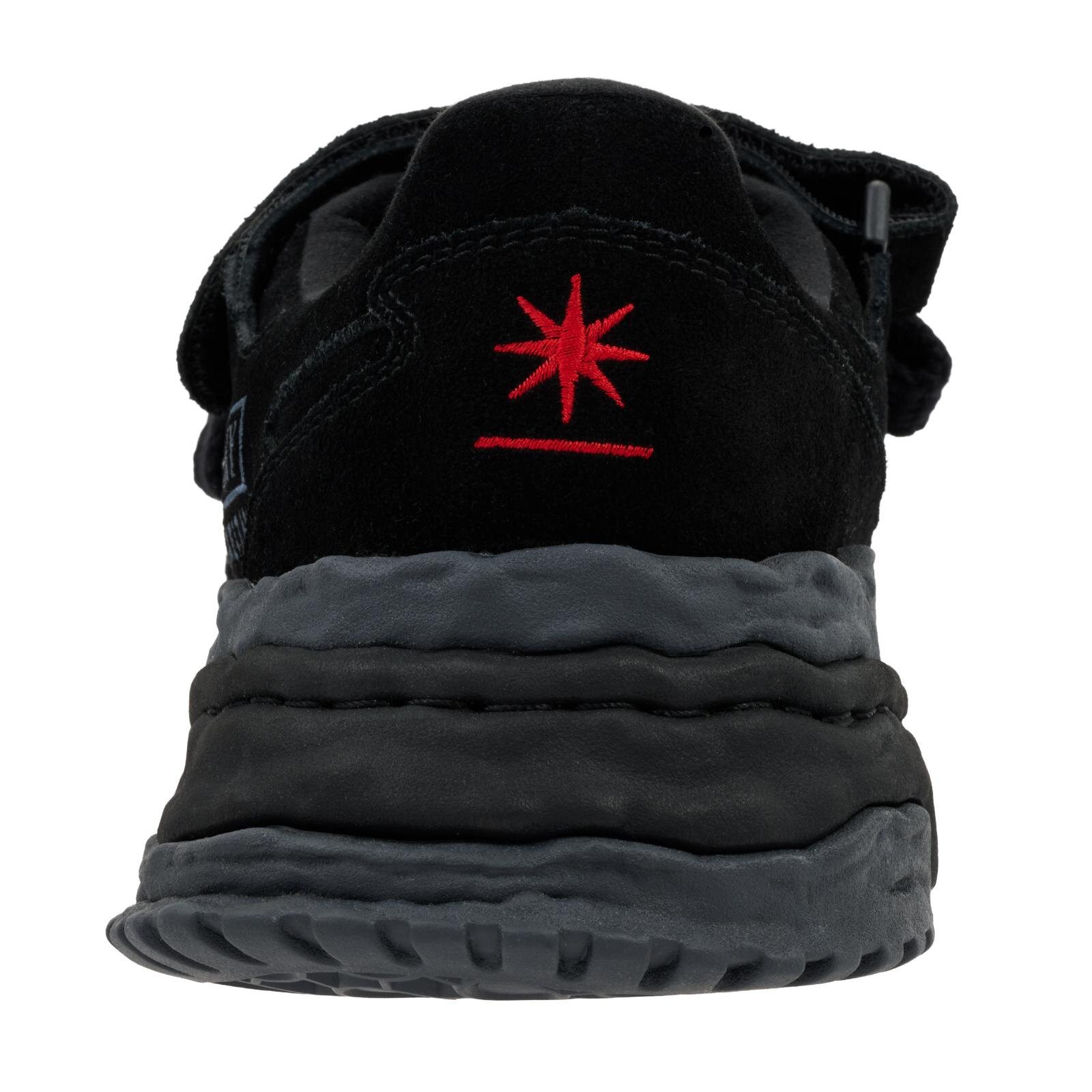 メゾン ミハラヤスヒロ×GDC、“赤い8芒星”刺繍のスニーカー＆熊と鷹のサテンブルゾン｜写真5