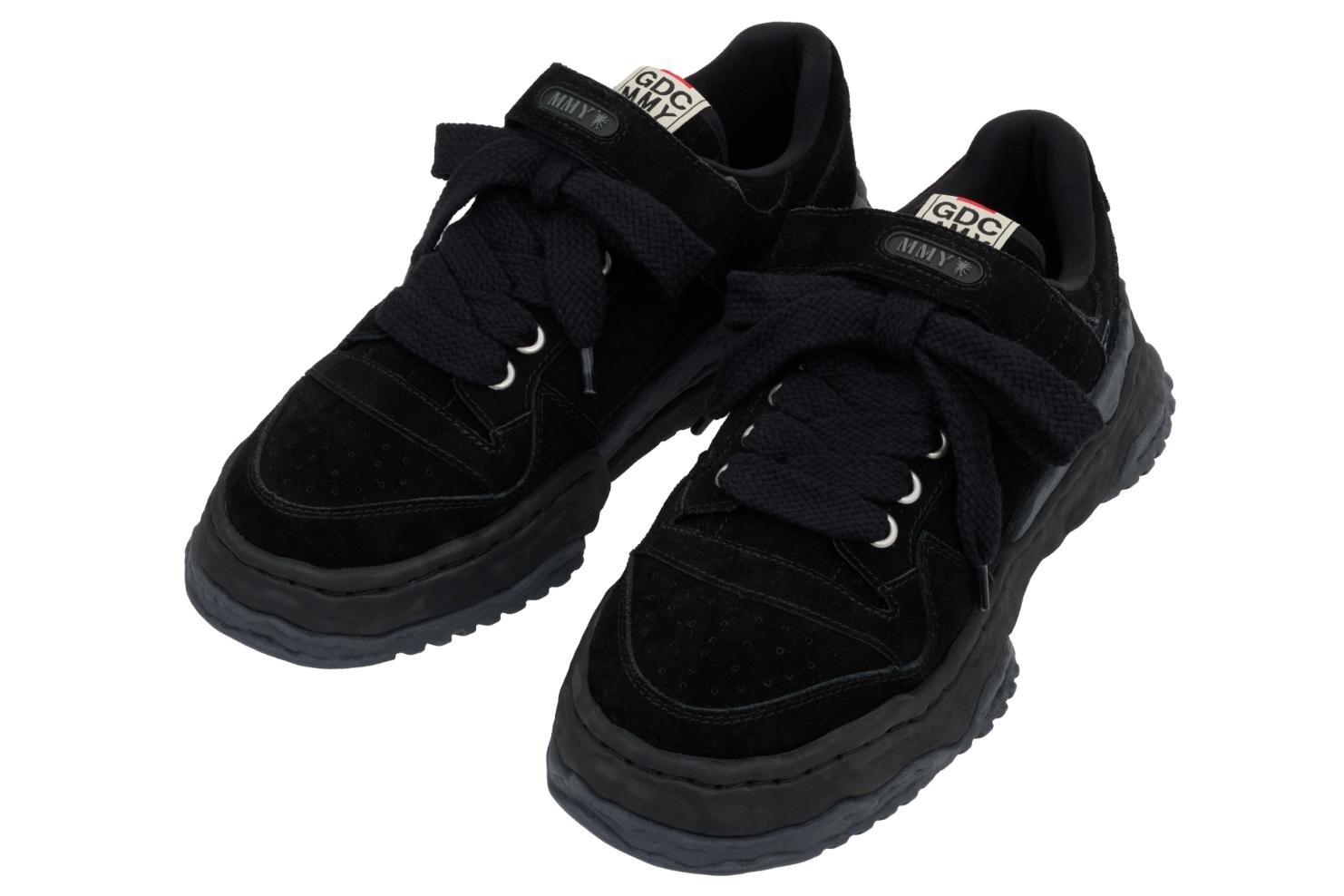 メゾン ミハラヤスヒロ×GDC、“赤い8芒星”刺繍のスニーカー＆熊と鷹のサテンブルゾン