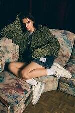 メゾン ミハラヤスヒロ×GDC、“赤い8芒星”刺繍のスニーカー＆熊と鷹のサテンブルゾン｜写真26